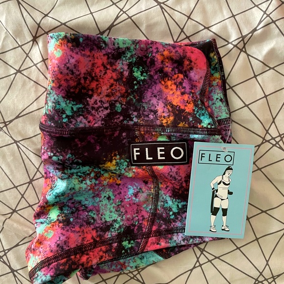 FLEO 💗🧡💜💕 BNWT RAINBOW DUST! M LRC 💕 - Picture 2 of 2